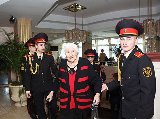 Торжественный прием руководством города женщин-ветеранов Великой Отечественной войны